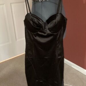 Windsor black mini dress with V front